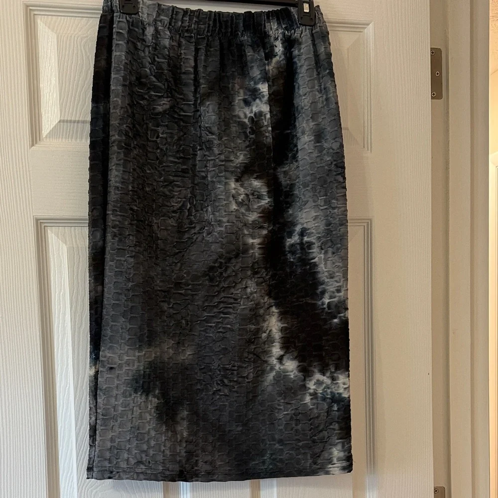 Zadie B's Blue Tye Dye Textured Skirt and Top Set - Picture 5 of 8